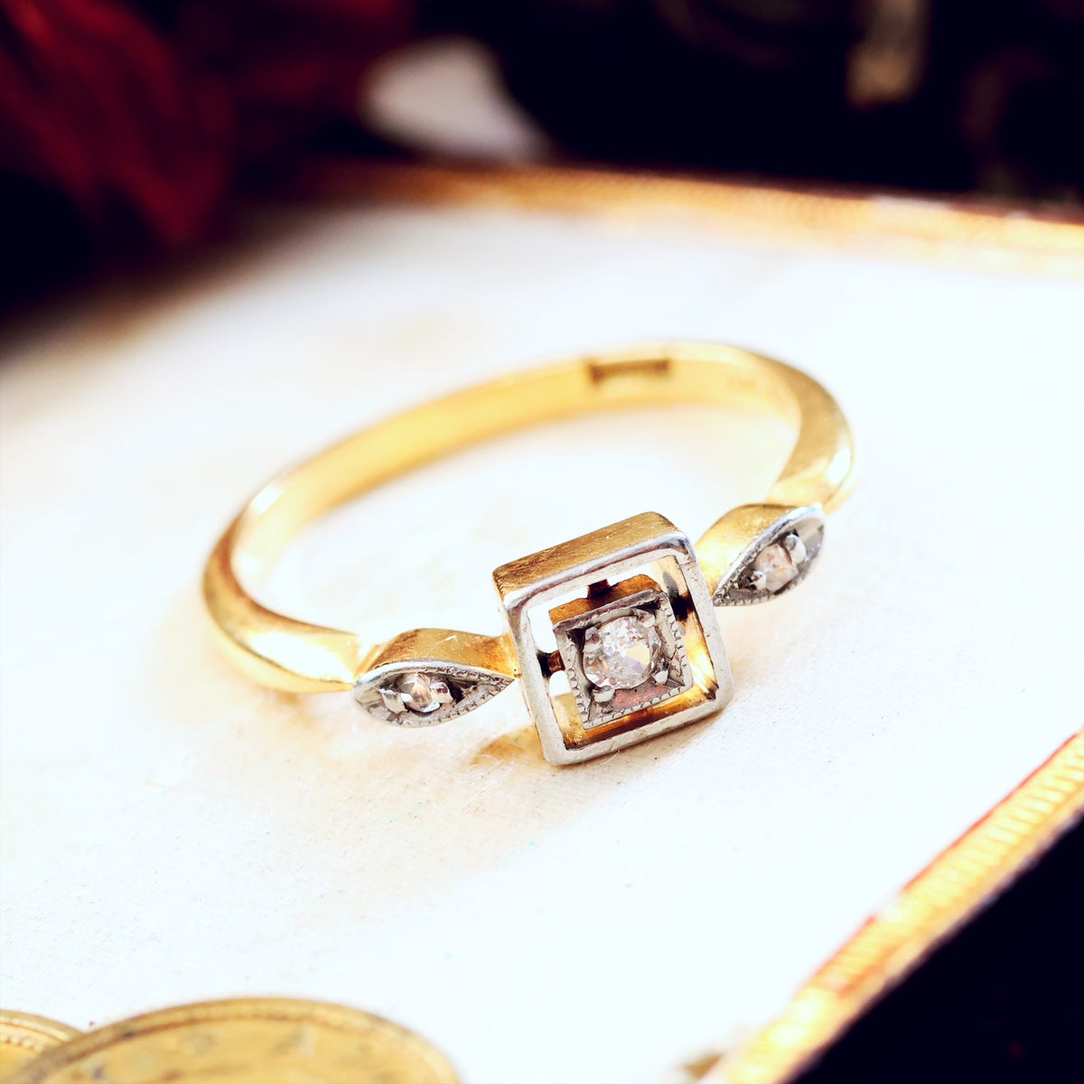 Cute! Vintage Art Deco Diamond Engagement Ring