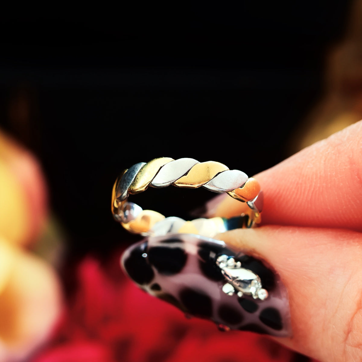 Vintage Size 'O' Two Colour Twist Wedding Band