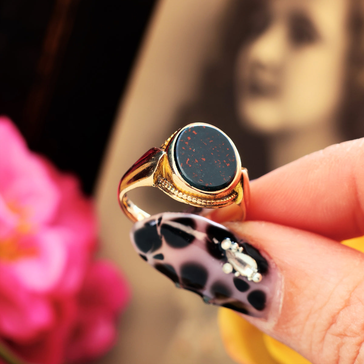 Date 1876 15ct Gold Bloodstone Signet Ring in Antique Box