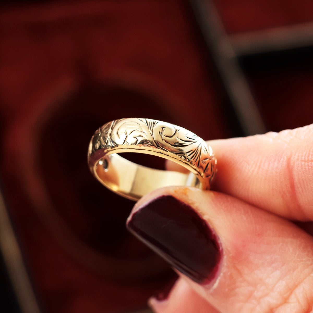 Beautiful Floral Date 1958 Size 'L' Wedding Ring