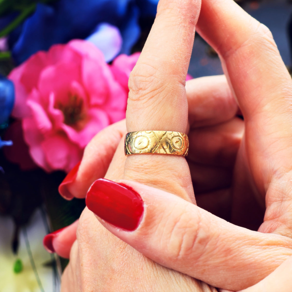 Antique Date 1896 'Roses for Love' Hand Engraved Wedding Ring