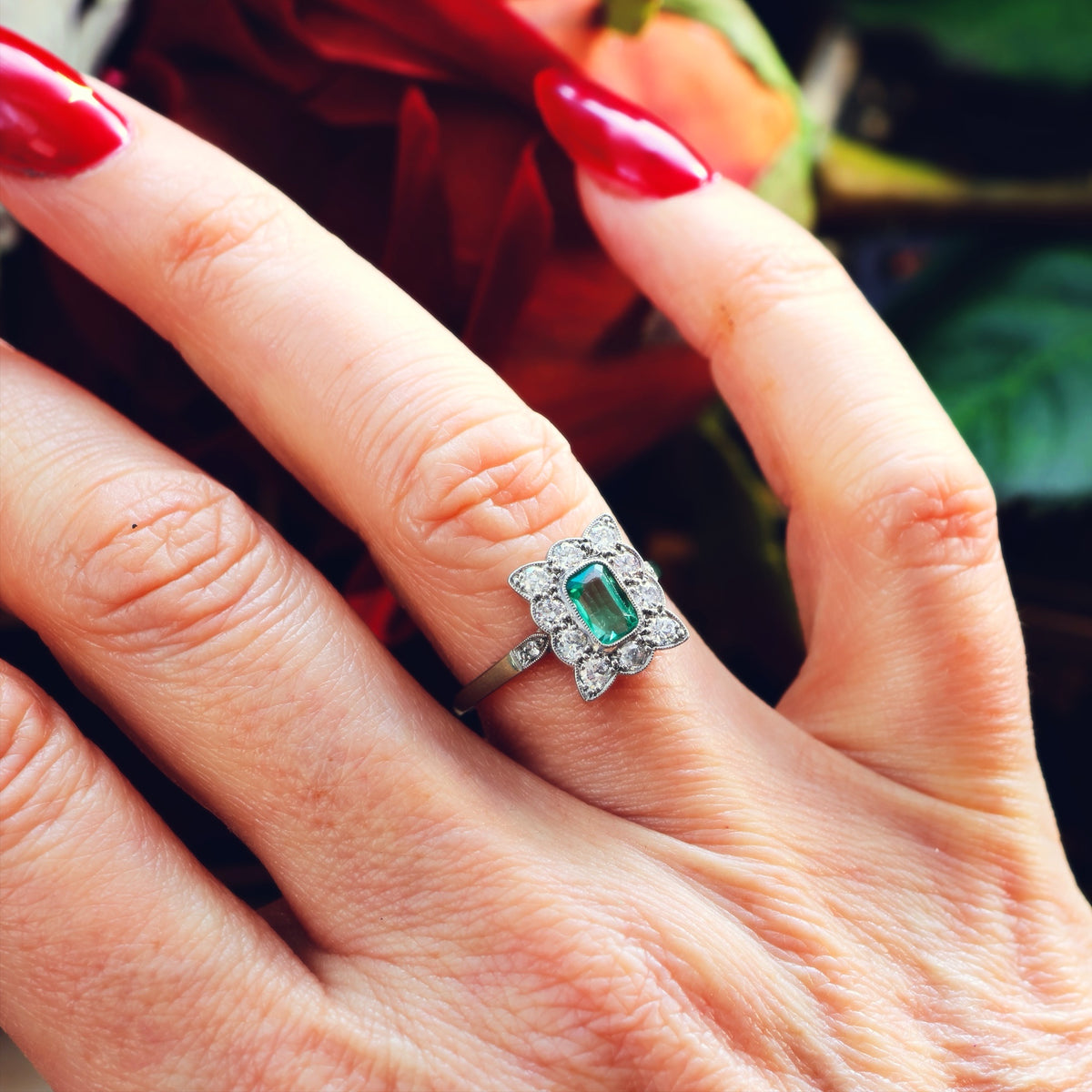 Vintage Emerald & Diamond Art Deco Cocktail Ring