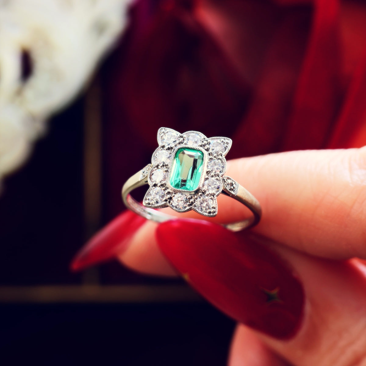 Vintage Emerald & Diamond Art Deco Cocktail Ring