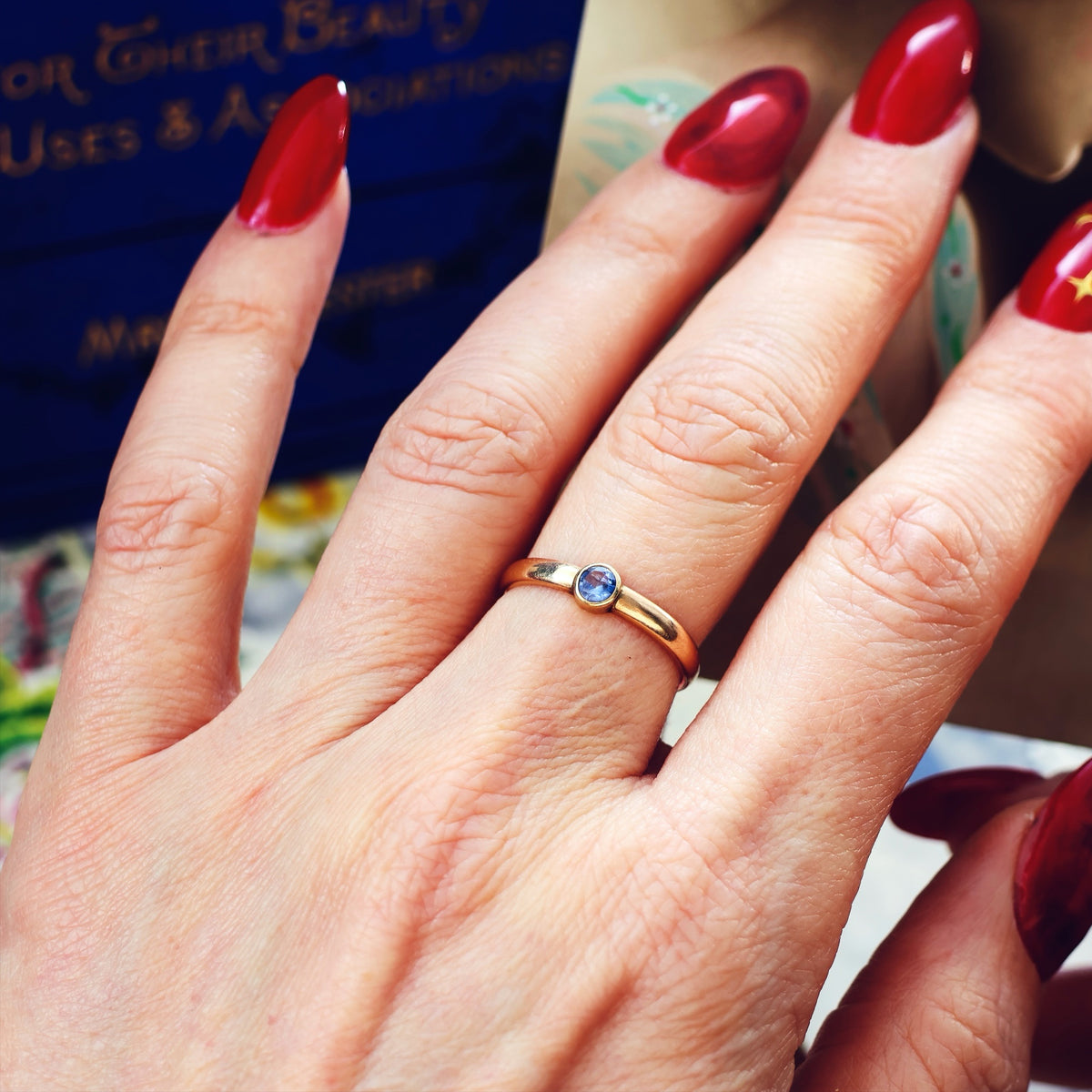 Slender Beauty! Hand Crafted Lilac Sapphire Band Ring