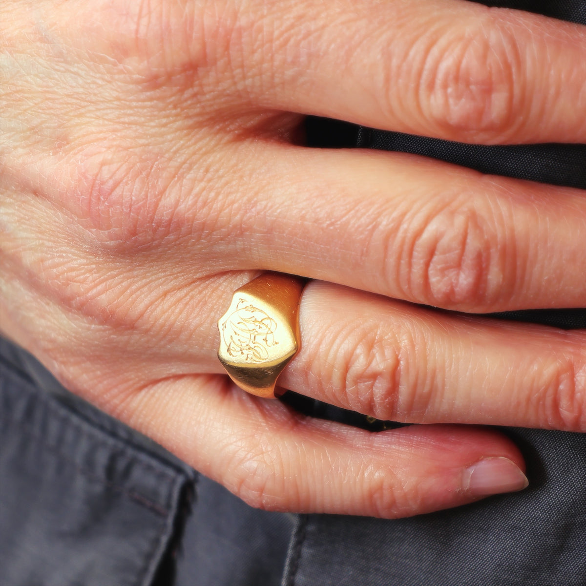 Antique Date 1907 18ct Gold Shield Signet Ring
