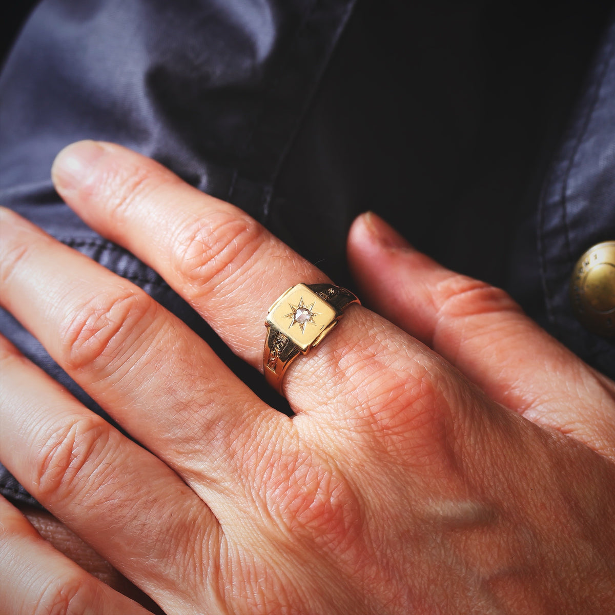 Vintage 1957 9ct Gold Men's Star Set Diamond Signet Ring