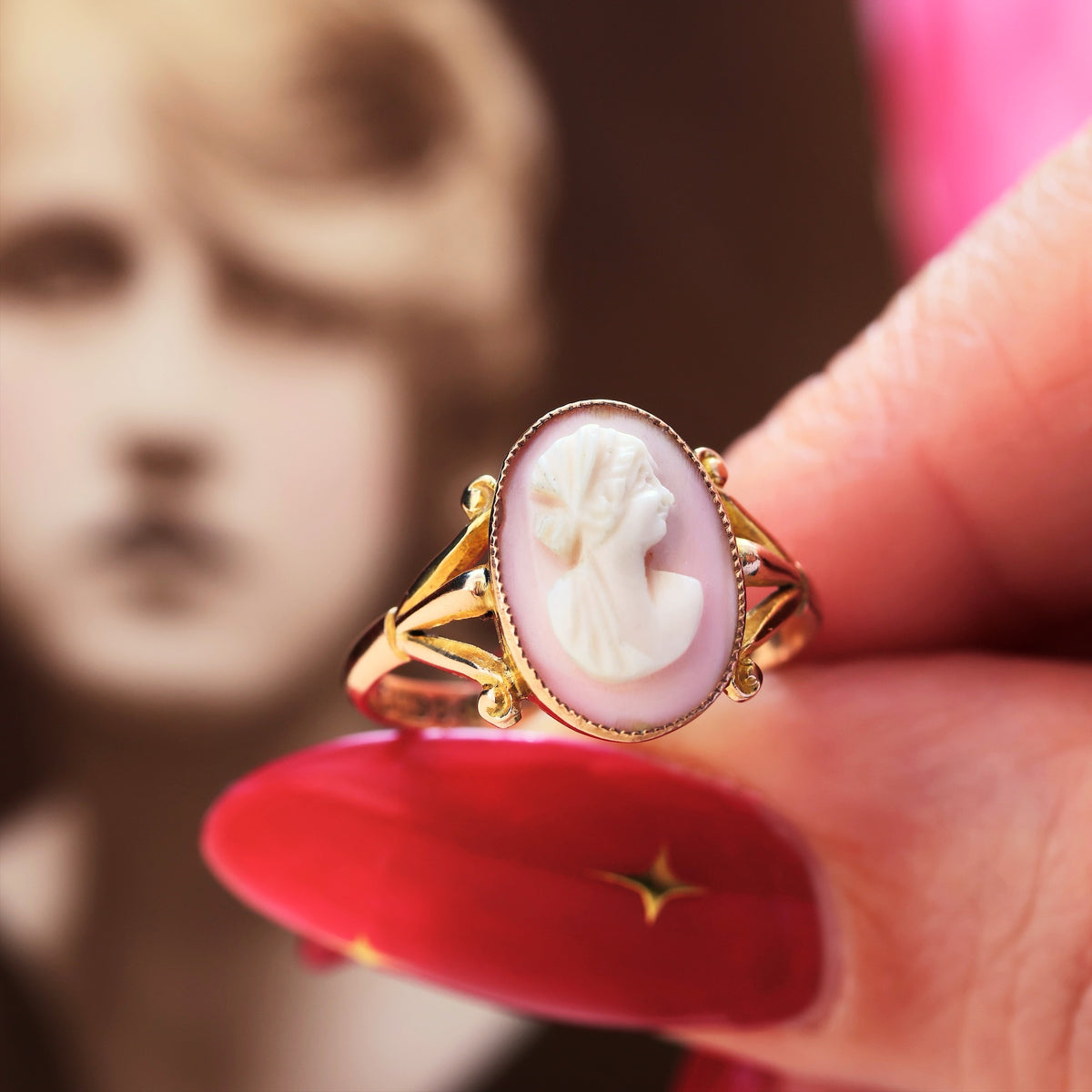Vintage Grecian Goddess Shell Cameo Ring