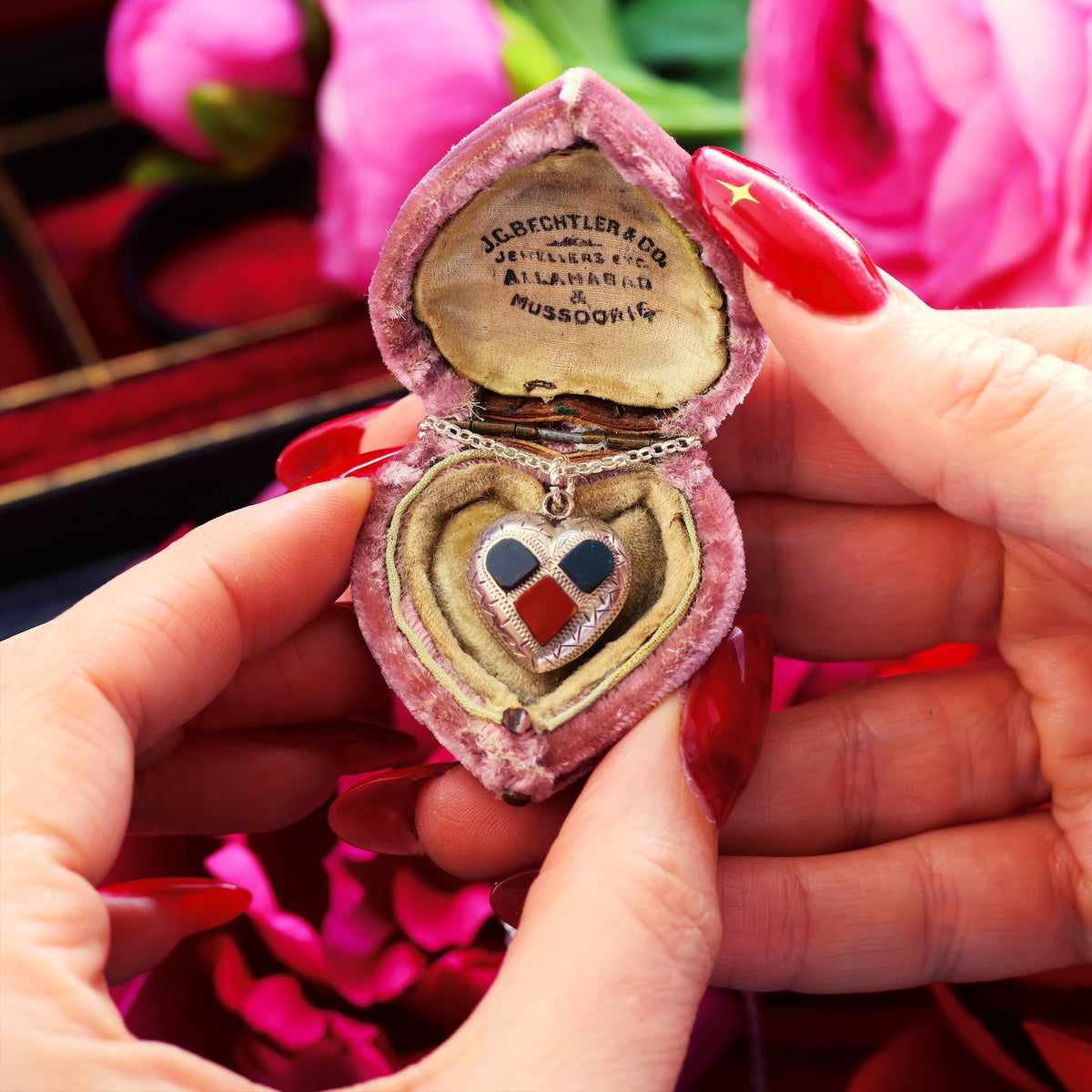 Antique Victorian Scottish Agate Heart Pendant