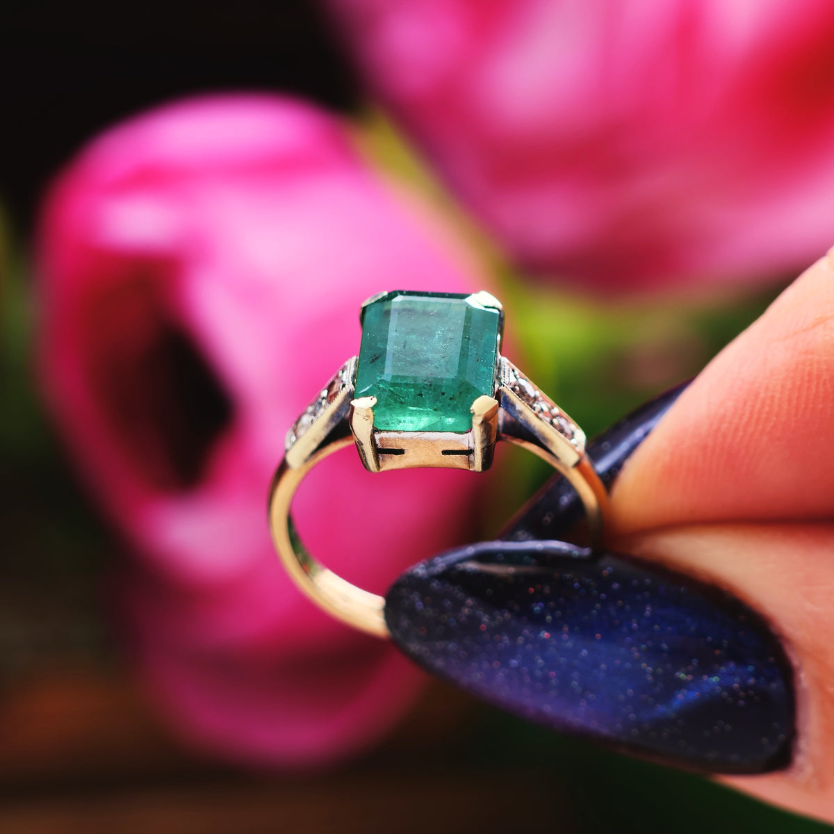 Unusual Vintage Date 1952 Emerald & Diamond Ring