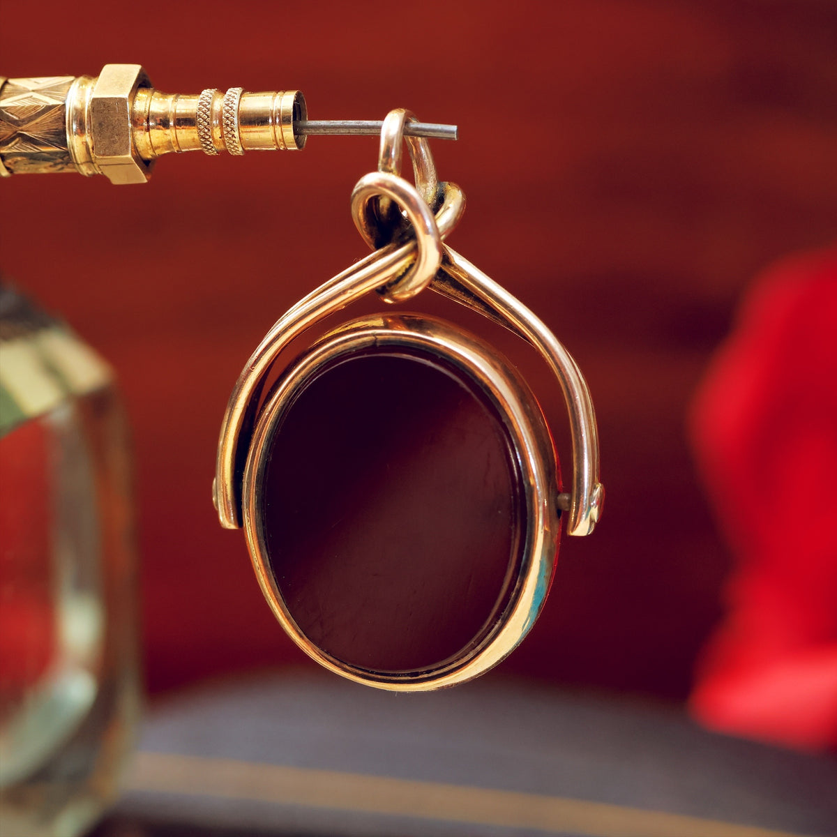 Victorian 9ct Gold Heliotrope & Carnelian Swivel Fob