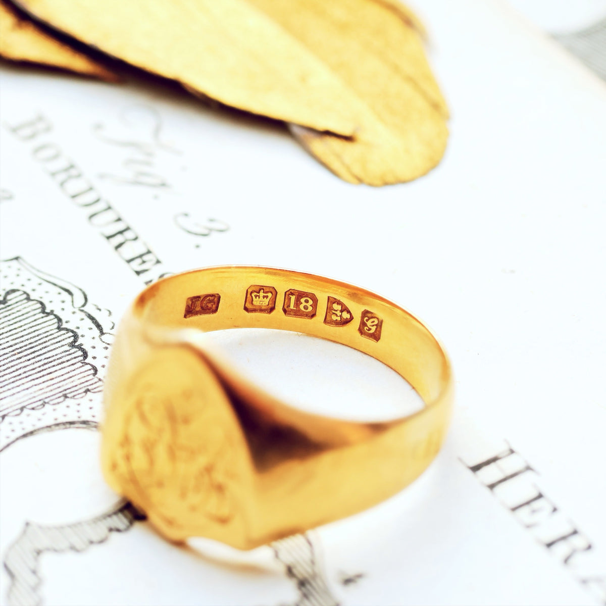 Antique Date 1907 18ct Gold Shield Signet Ring