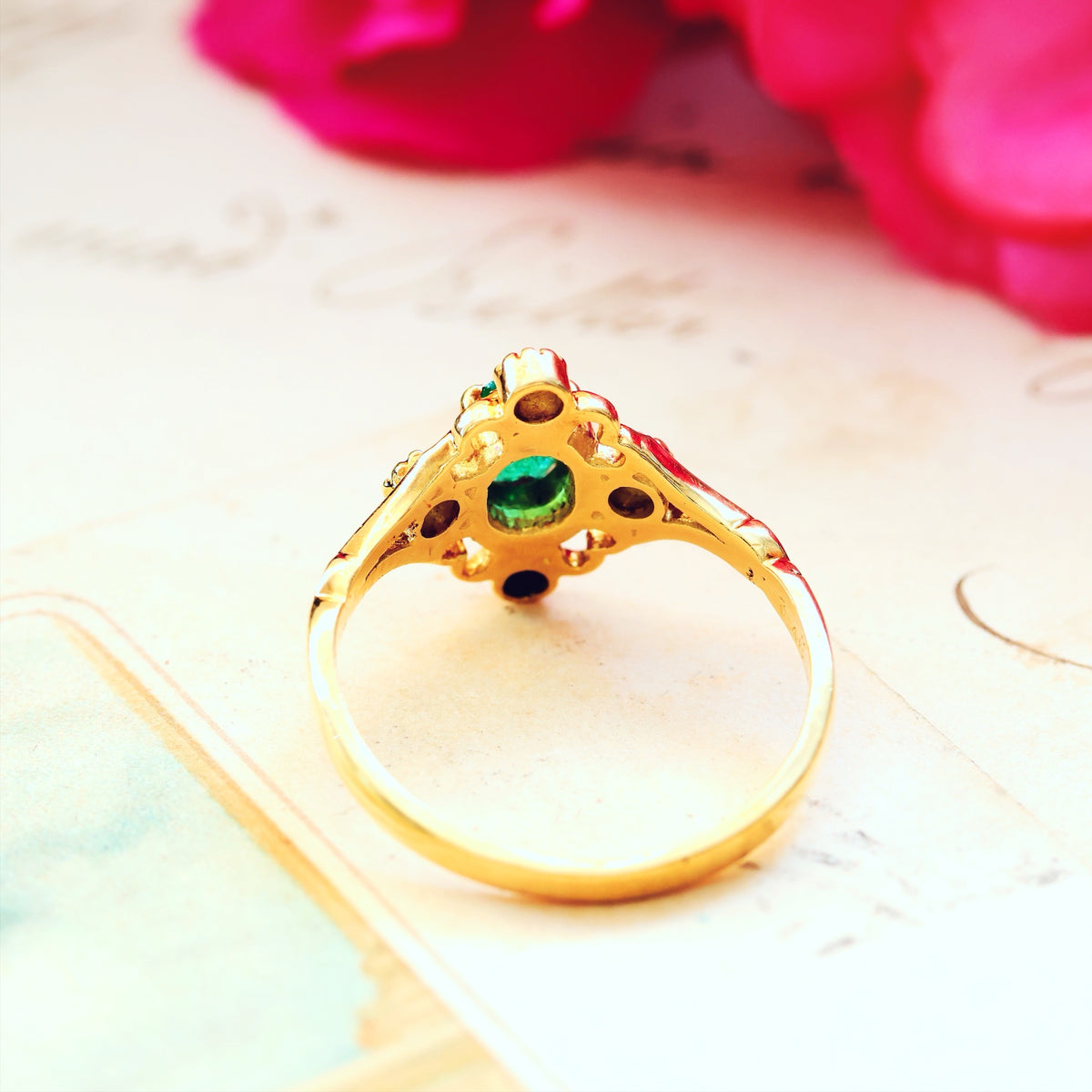 Exquisite Vintage Date 1985 Emerald & Diamond Ring