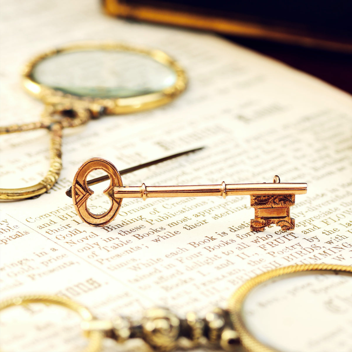 Antique Gold 'Key to my Heart' Brooch