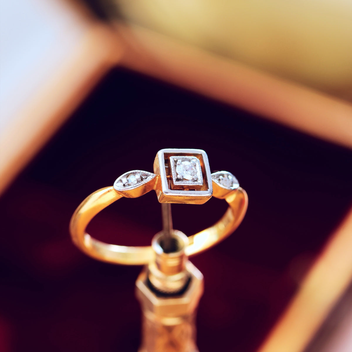 Cute! Vintage Art Deco Diamond Engagement Ring