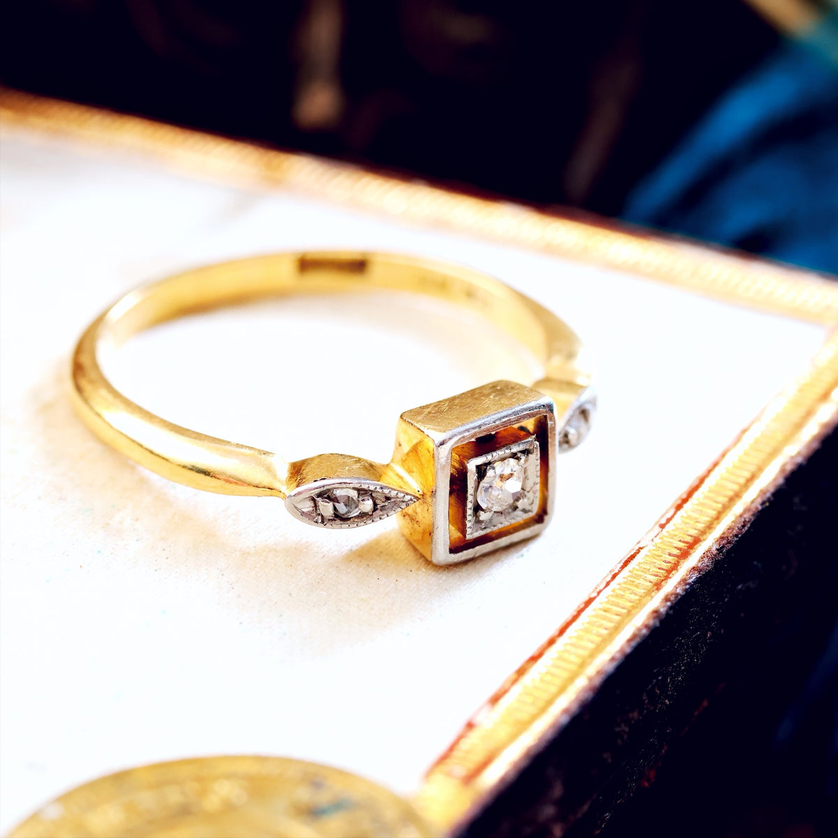 Cute! Vintage Art Deco Diamond Engagement Ring