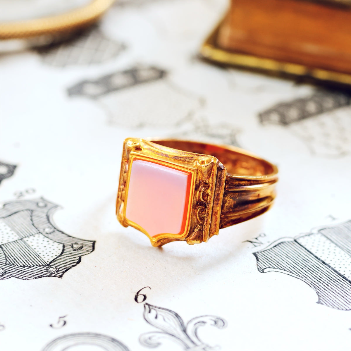Noble Date 1868 18ct Gold Sardonyx Gent's Signet Ring