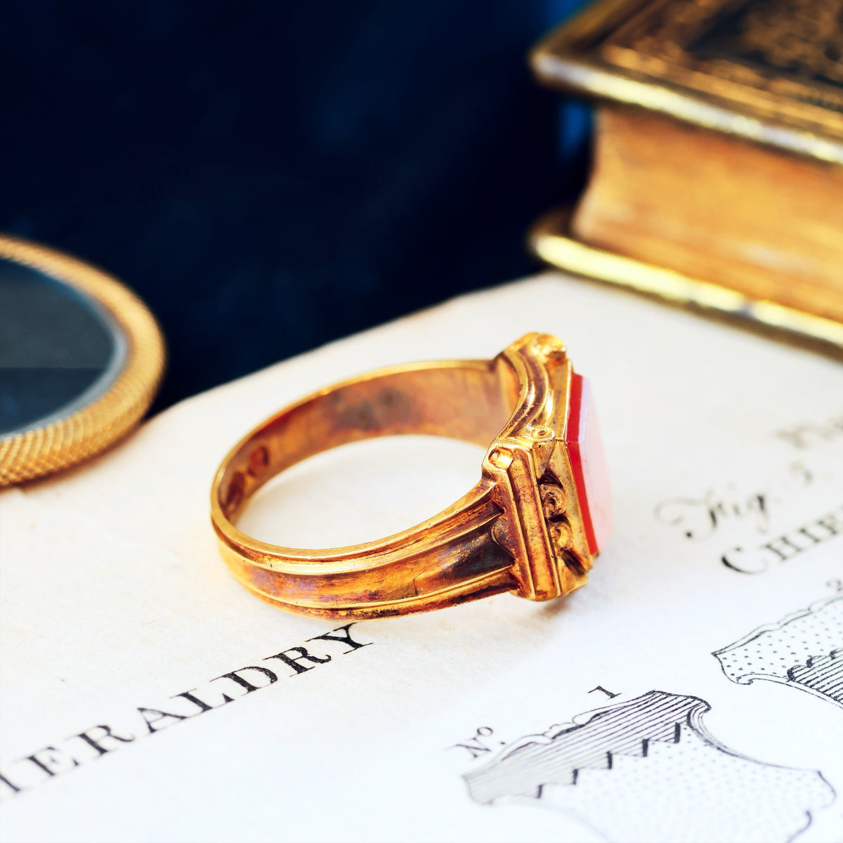 Noble Date 1868 18ct Gold Sardonyx Gent's Signet Ring