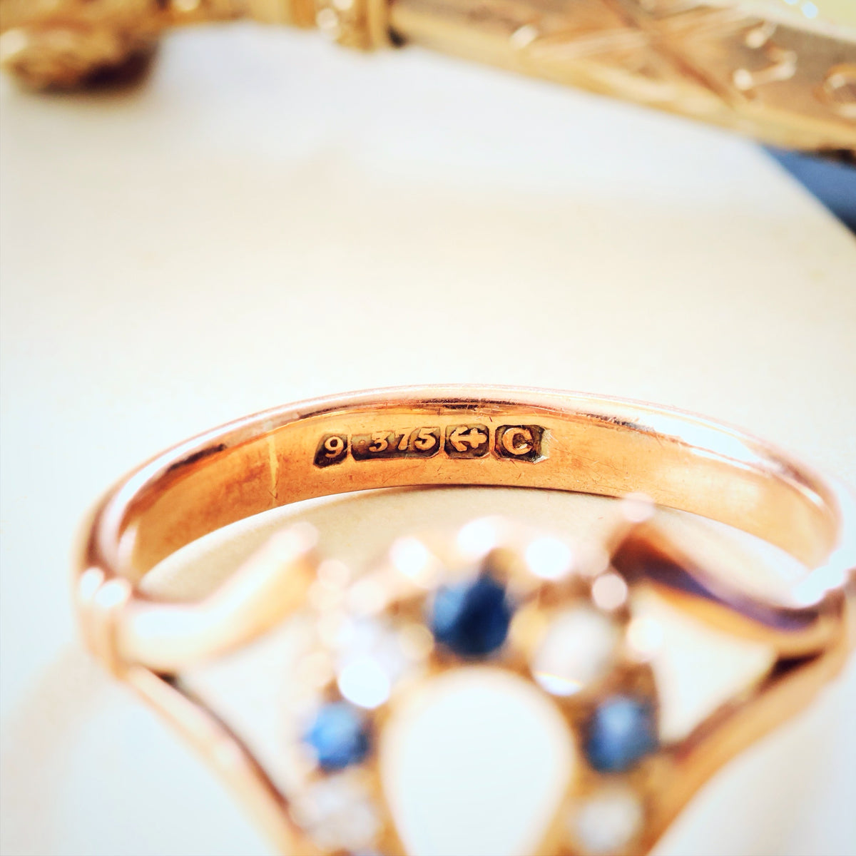 Date 1902 Sapphire & Diamond Lucky Horseshoe Ring
