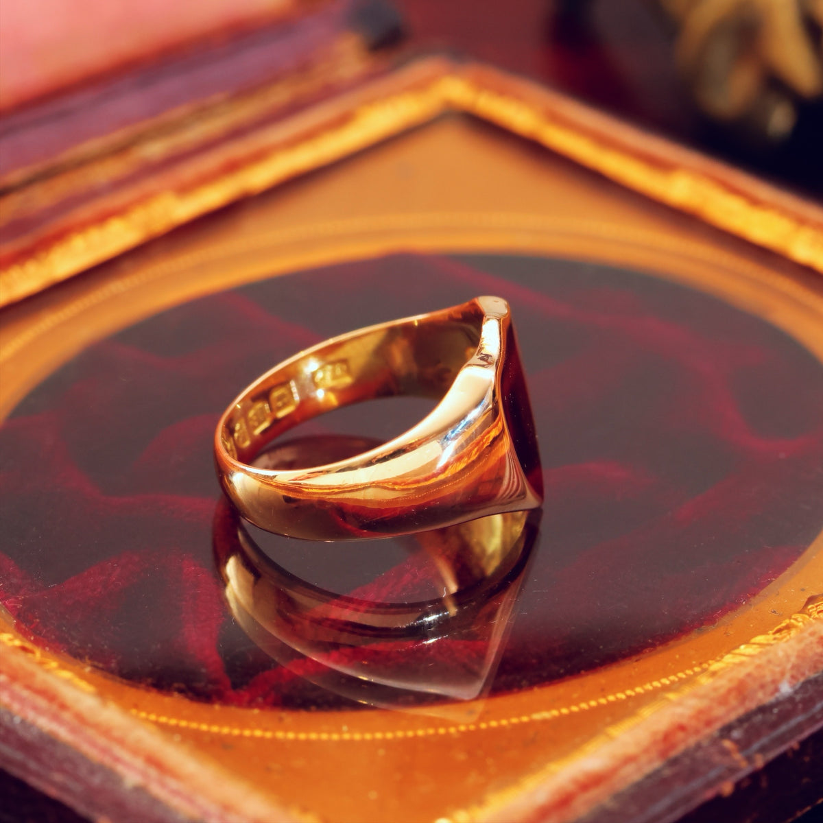 Antique Date 1907 18ct Gold Shield Signet Ring