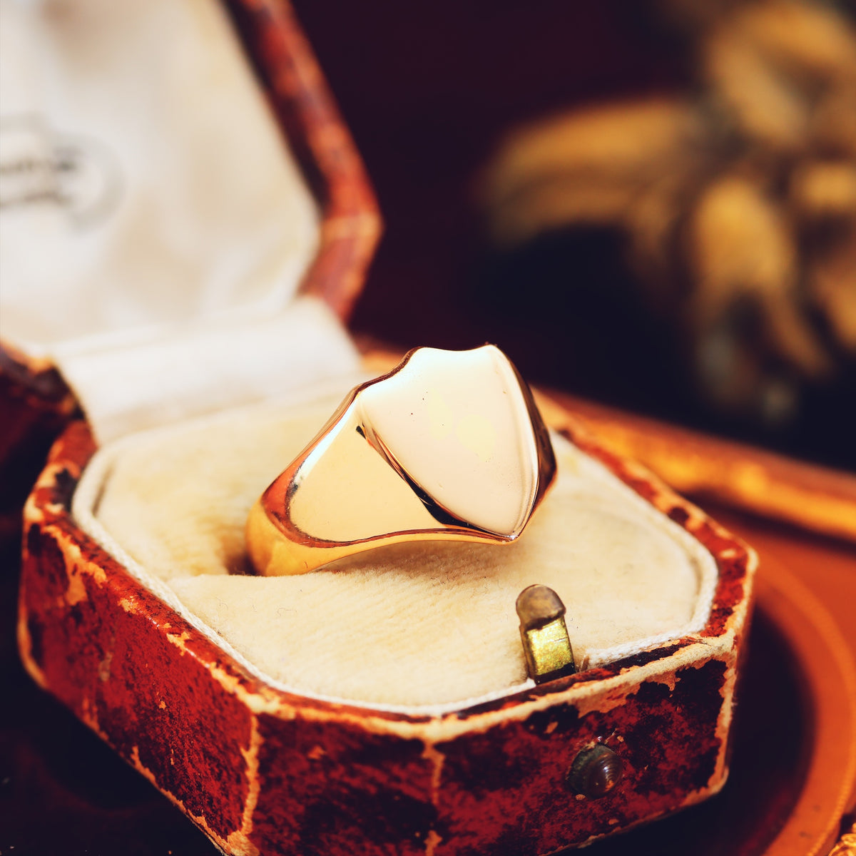 Antique Date 1907 18ct Gold Shield Signet Ring