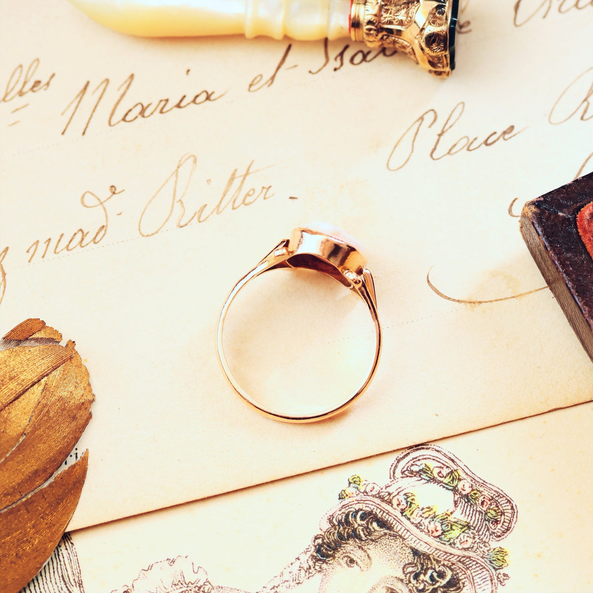 Date 1917 Grecian Goddess Shell Cameo Ring
