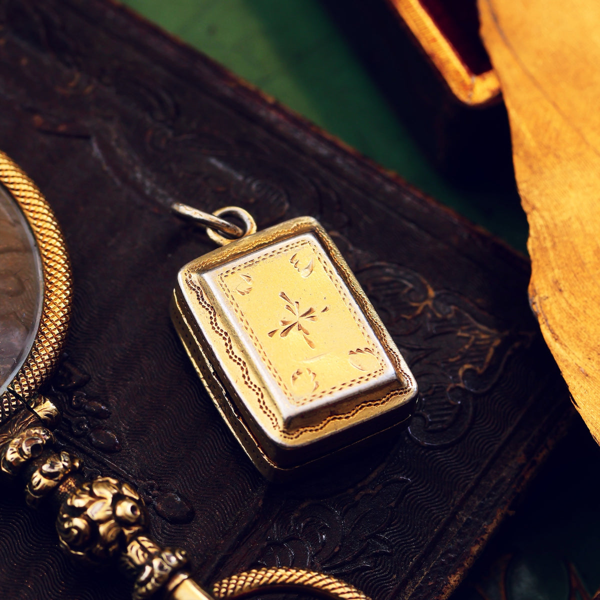 Miniature Date 1823 Georgian Silver Gilt Vinaigrette