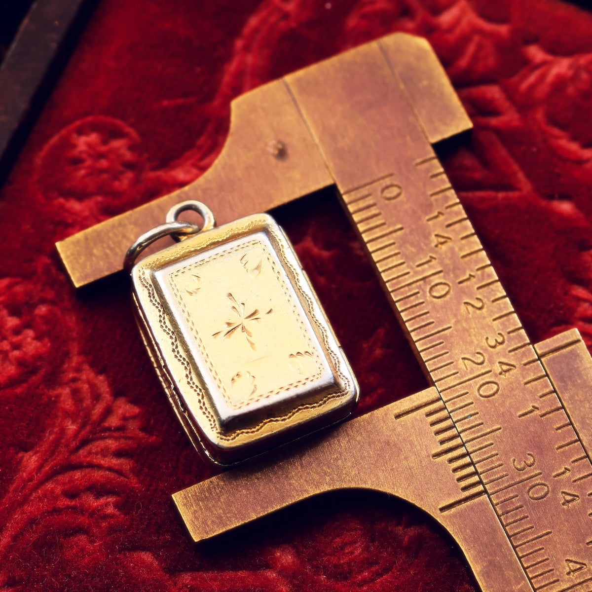 Miniature Date 1823 Georgian Silver Gilt Vinaigrette