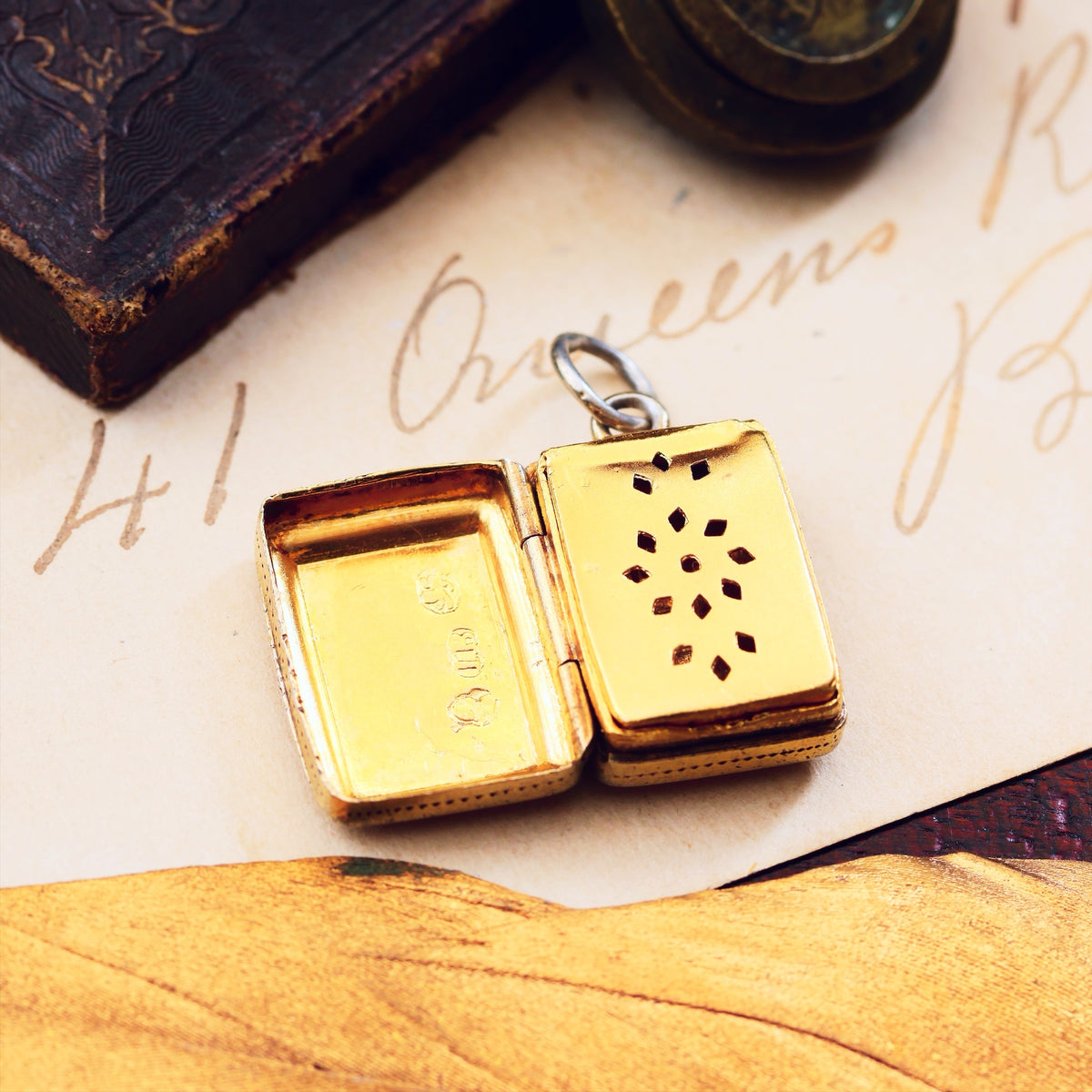 Miniature Date 1823 Georgian Silver Gilt Vinaigrette