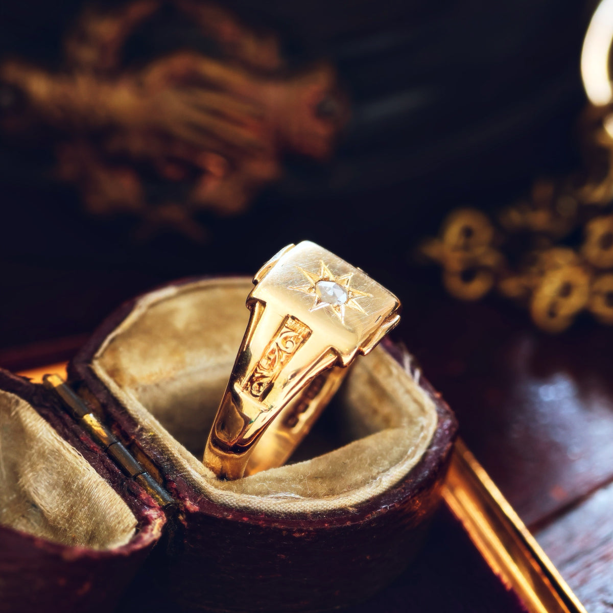 Vintage 1957 9ct Gold Men's Star Set Diamond Signet Ring