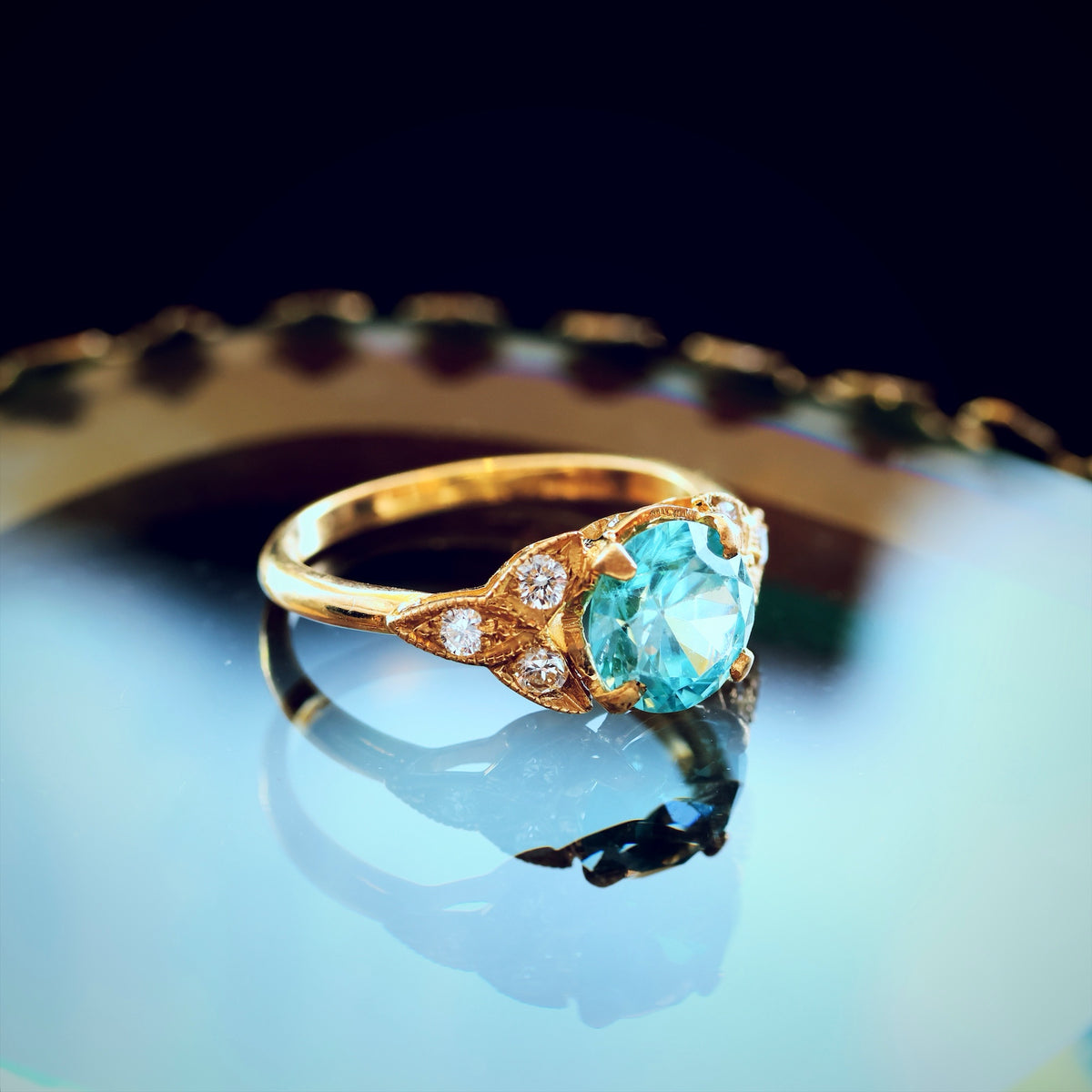 Vintage 9ct Blue Zircon & Diamond Cocktail Ring