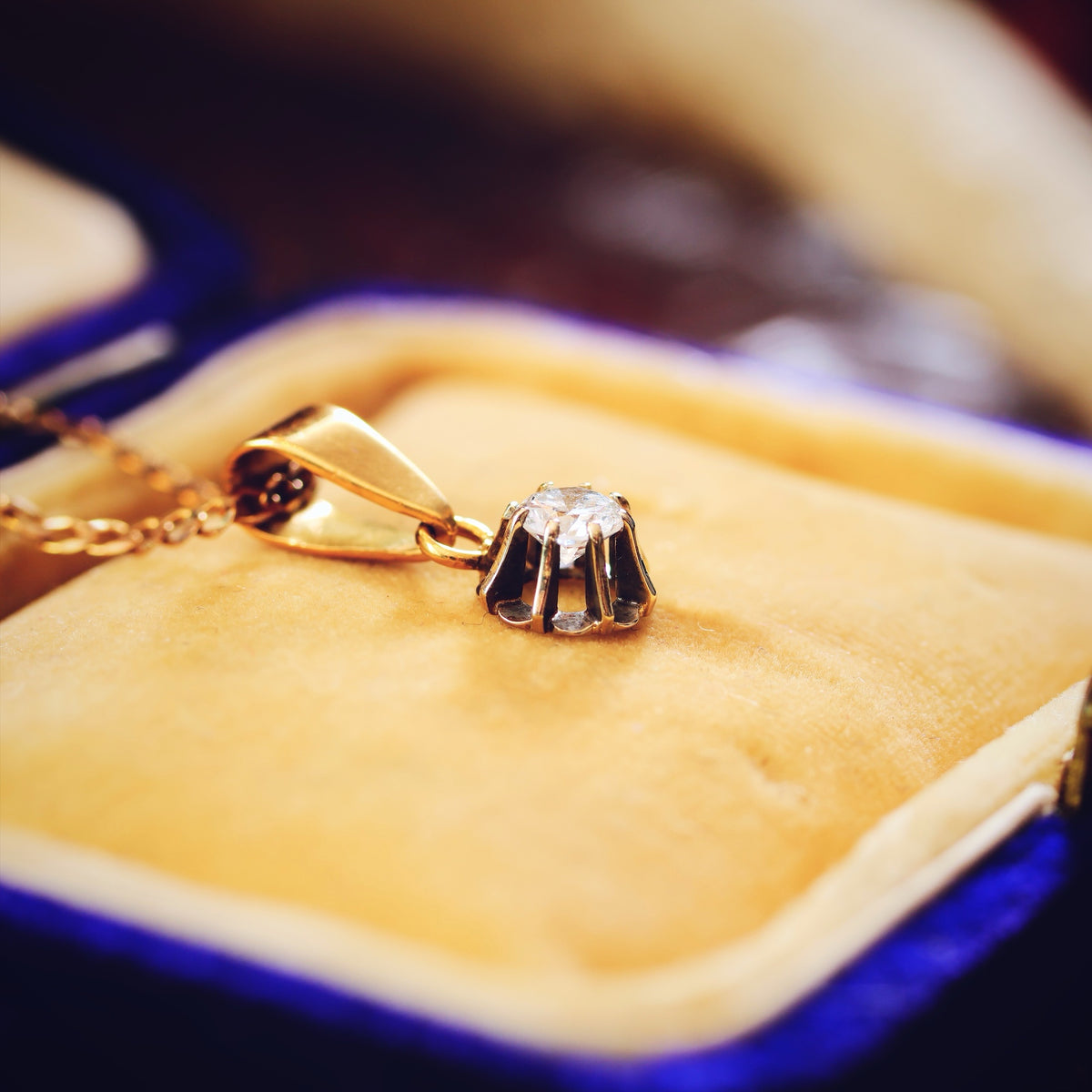 Vintage Brilliant-cut Diamond Solitaire Pendant