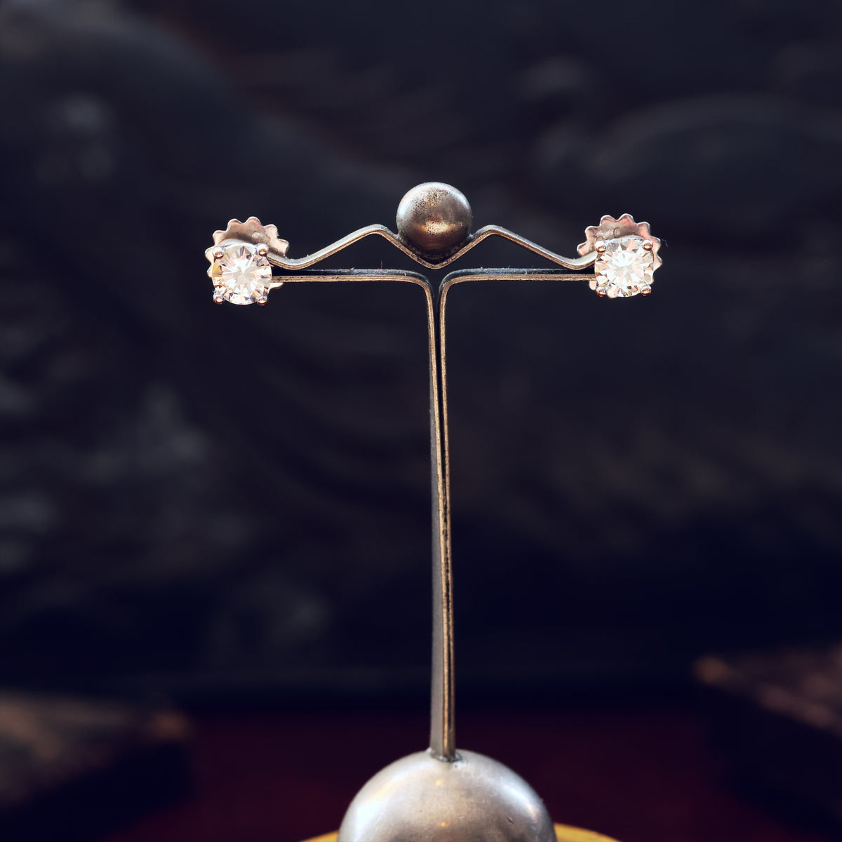 Fabulous Quality! Classic Diamond Stud Earrings