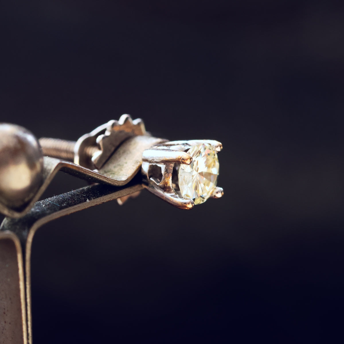 Fabulous Quality! Classic Diamond Stud Earrings