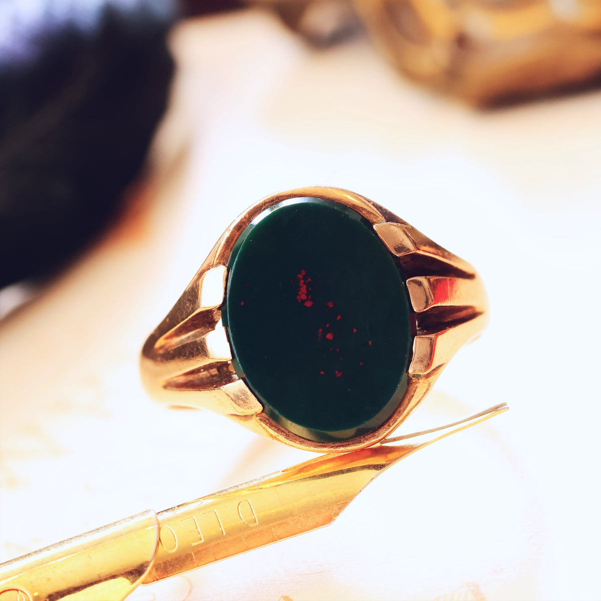 Date 1960 9ct Gold Bloodstone Signet Ring