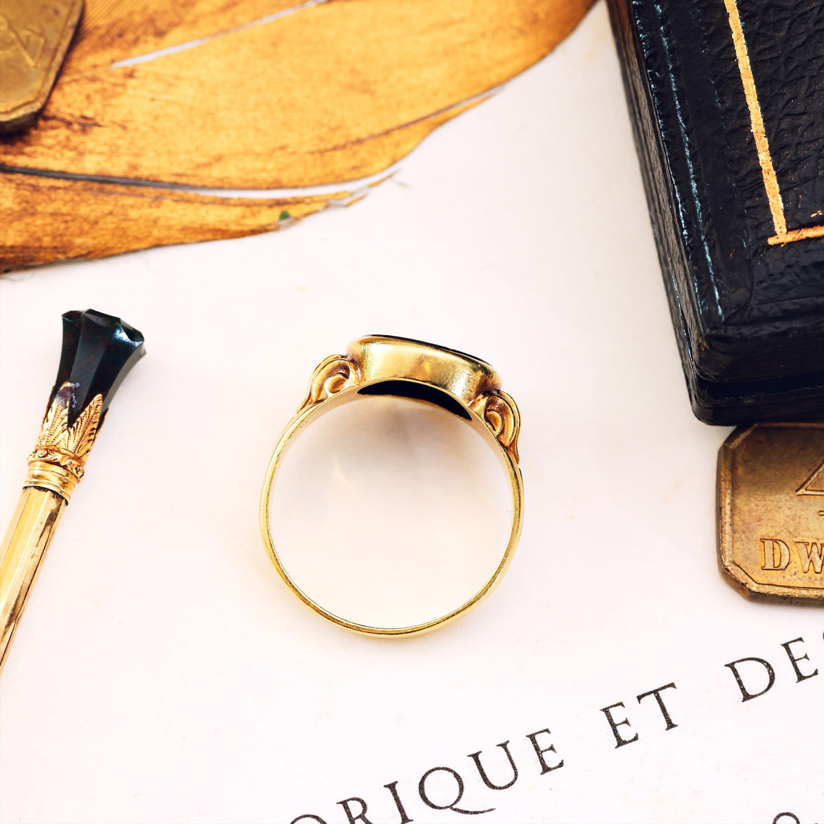 Gent's Classical Inspiration 14ct Gold Bloodstone Signet Ring