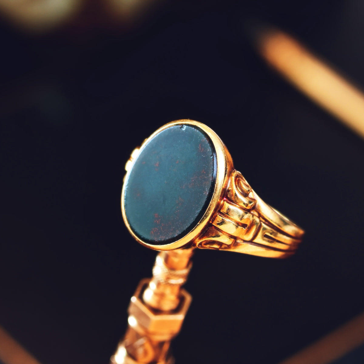 Gent's Classical Inspiration 14ct Gold Bloodstone Signet Ring