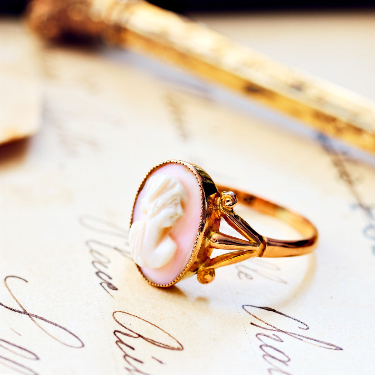 Vintage Grecian Goddess Shell Cameo Ring