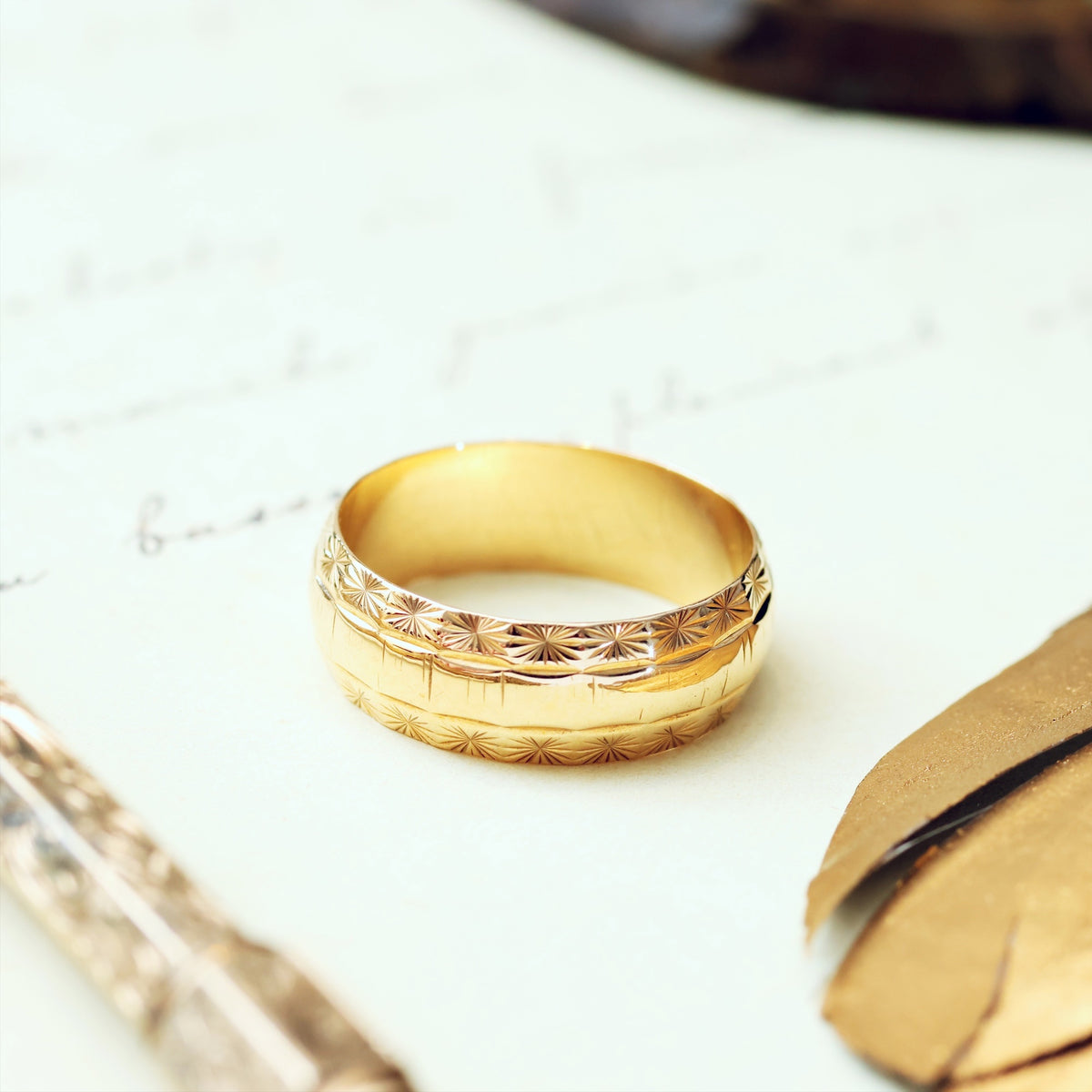 Vintage Date 1970 9ct 'Glittering Stars' Gold Band
