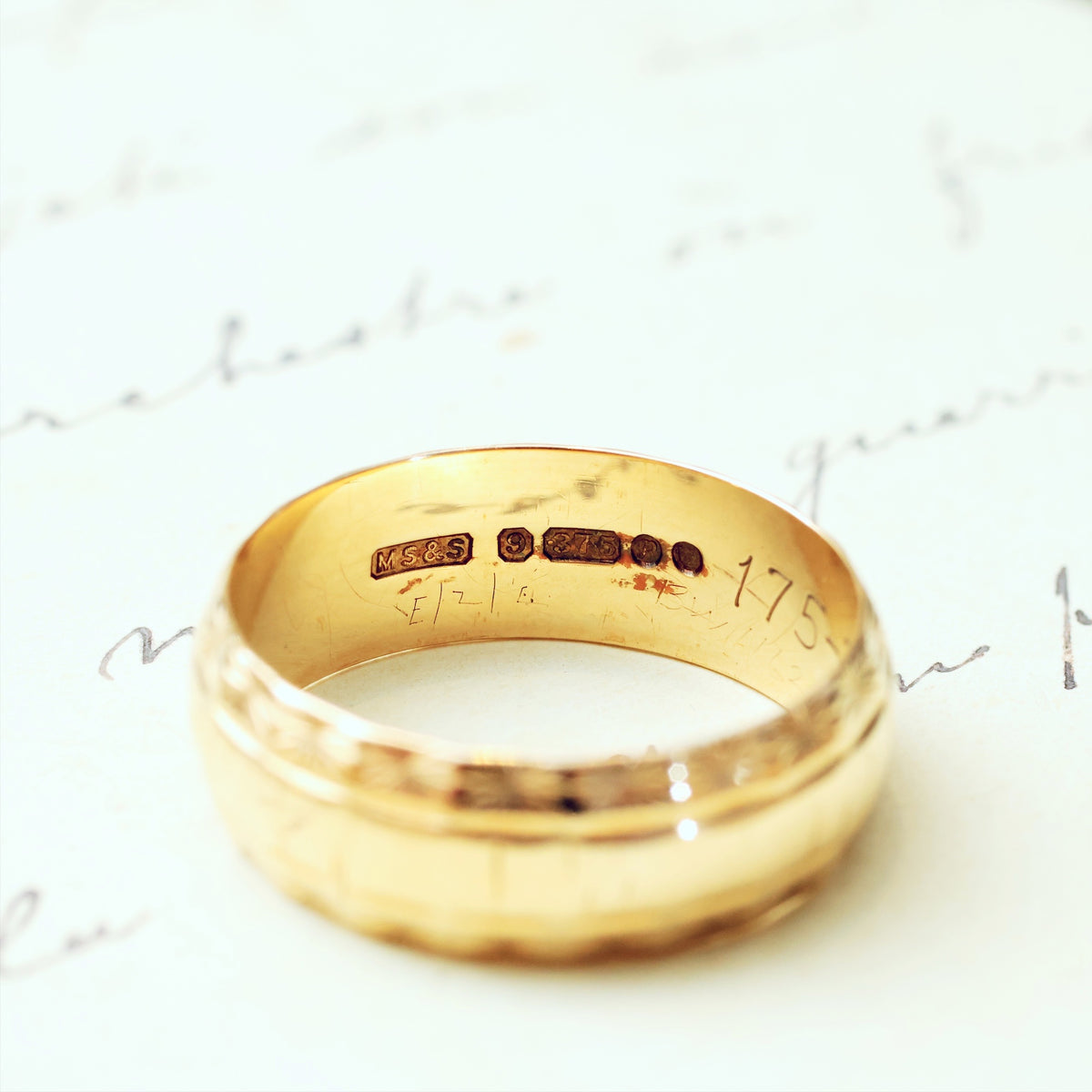 Vintage Date 1970 Size P1/2 or 8 'Glittering Stars' Gold Band